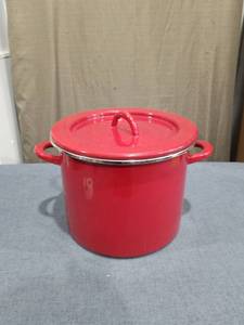lot 1757 image: Rachael Ray 12 Qt Covered Stockpot Red