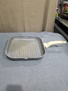 lot 1780 image: Square Grill Pan with Wooden Handle and Heat Diffuser
