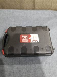 lot 1784 image: Magnatek Smart Flares Emergency Roadside LED Flare Kit