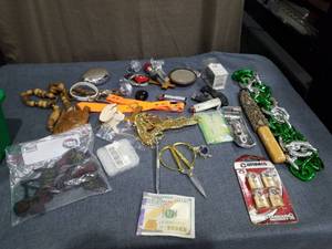 lot 1796 image: Mixed Lot Assorted Items Jewelry Locks Chain Tools Accessories
