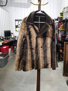 lot 1801 image: Wilsons Leather Pelle Studio Womens Jacket with Fur Collar Reversible  Size Large