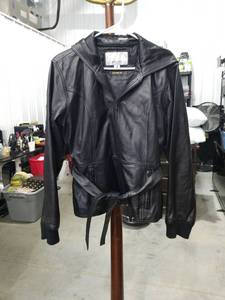 lot 1803 image: Wilsons Leather Maxima Womens Hooded Jacket Size M