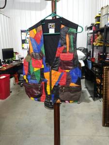 lot 1805 image: Joujou Americas Favorite Colorblock Vest Size L Style 00565