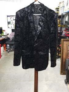 lot 1811 image: Coofandy Black Patterned Blazer Size M