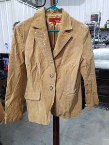 lot 1815 image: Maxusa Blazer Size L Studded Tan Jacket