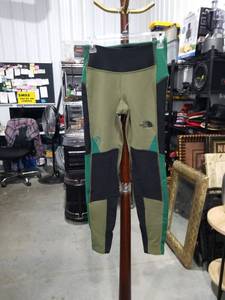 lot 1822 image: The North Face Womens Steep Tech Leggings Size S Green Black