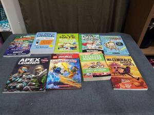 lot 1853 image: Childrens Books Lot 9 Titles Comics Graphic Novels