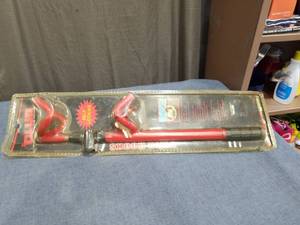 lot 1885 image: The Club 3010 Red Twin Hook