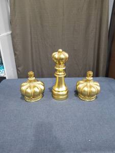 lot 1892 image: Gold Tone Crown Chess Piece Set 3 Piece Decorative