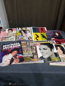 lot 1895 image: Michael Jackson Magazines and Memorabilia Lot