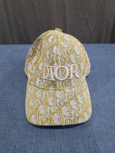 lot 1908 image: TRENDY FASHION HAT