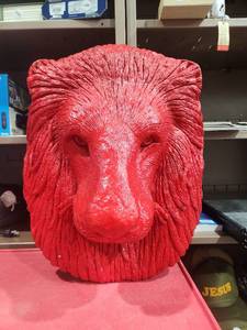 lot 2967 image: Red Lion Head Bust Sculpture Decorative Art