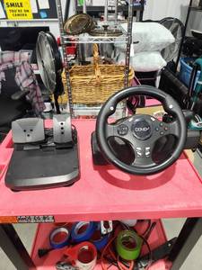 lot 2997 image: DoWo Racing Wheel with Pedals and Base