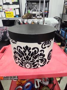 lot 2999 image: Decorative Container with Black Lid and Damask Pattern