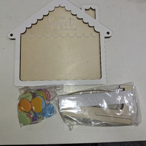 lot 48452 image: Qunclay House Shaped Classroom Reward Jar with Colorful Acrylic Hearts, Home Sweet Classroom Decor Positive Behavior Reward System with Magnet Wooden Stand Hanging Rope for Home Good Habit Training