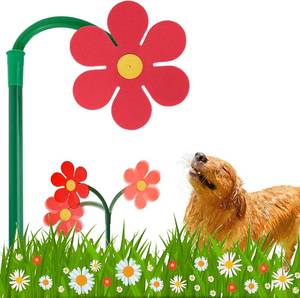 lot 45463 image: Crazy Daisy Sprinkler Funny Rotating Flower Sprinkler for Dogs