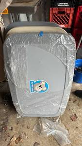 lot 5020 image: Koala Kare Compact Baby Changing Station Wall-Mount - Retail $0