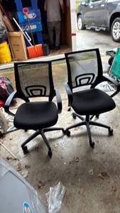 lot 5023 image: 2 Office Chair with Mesh Back Black Seat Casters - Retail $0