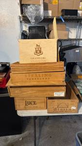lot 5041 image: Lot of vintage wine boxes  - Retail $0