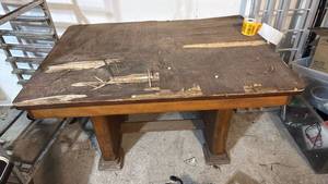 lot 5051 image: Vintage table  - Retail $0