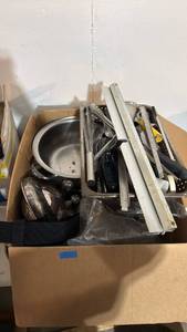 lot 5064 image: Mixed Kitchen Utensils and Smallwares Lot Box - Retail $0