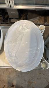 lot 5111 image: Melamime plastic 12 inch platters  - Retail $0