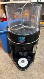 lot 5117 image: Island Oasis commercial ice shaver blender  - Retail $0