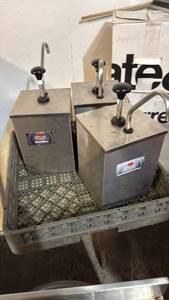 lot 5125 image: Sauce dispensers  - Retail $0