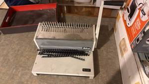 lot 5195 image: Ibico BIMATC Electric Binding Machine - Retail $0