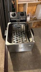lot 5200 image: Waring Commercial Deep Fryer with Temperature Control - Retail $0