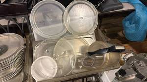 lot 5204 image: Plastic Food Storage Containers with Lids Lot - Retail $0