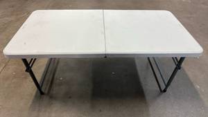 lot 2028 image: Peakform 4 Bi-Fold Durable Study Multi-Use Table