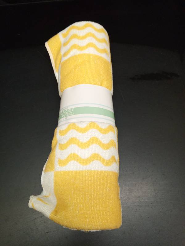 lot 160 image: Yellow and White Chevron Pattern Beach Towel 27x55 inches - Retail $13