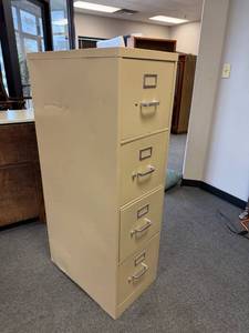 lot 908 image: Tan metal 4 drawer filing cabinet52 x 15 x 25 in