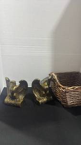 lot 1037 image: Brass Eagle bookends with basket
