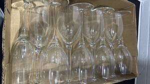 lot 1070 image: Stemware set of 9