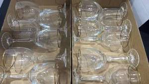 lot 1073 image: Set of 12 Crystal wine glasses