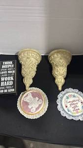 lot 1081 image: Wall decor