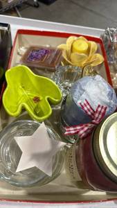 lot 1104 image: Candles and more
