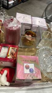 lot 1105 image: Candles and more