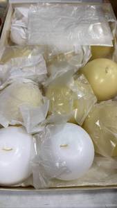 lot 1107 image: Candles