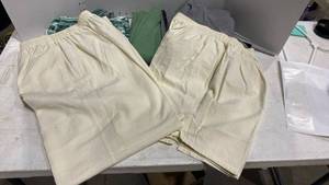 lot 1211 image: Ladies cotton shorts and pants sz XL with sweats med and lg