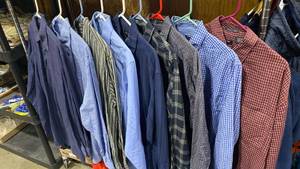 lot 1217 image: Mens long sleeve dress shirts, 9, sz Lg