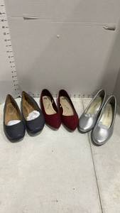 lot 1233 image: Ladies shoes sz 7.5N and M