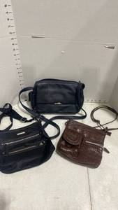 lot 1238 image: Ladies crossbody bags
