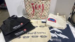 lot 1246 image: Brighton holiday tote with canvas and reuseable bags