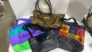 lot 1248 image: Tote bags
