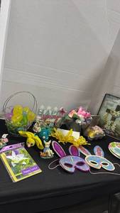 lot 1304 image: Easterspring decor