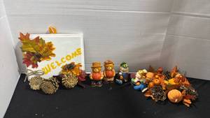 lot 1311 image: Fall decor and salt and pepper shakers