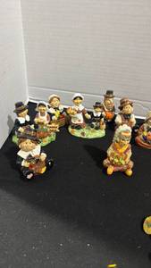 lot 1314 image: Native American and pilgrim figurines and magnets